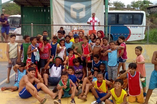 Futebol com as Crianças de Belo Monte do Pontal