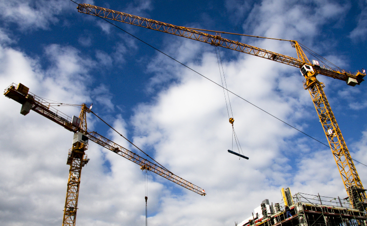 Logística pesada: como funciona a operação sincronizada com guindastes