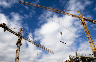 Logística pesada: como funciona a operação sincronizada com guindastes