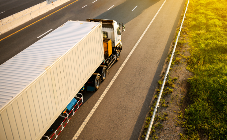 Transportadora de carga pesada: como escolher a melhor para seu projeto logístico