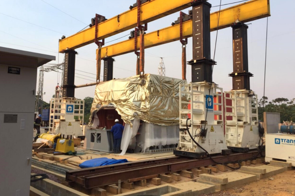 Operação de transporte, movimentação e içamento (VOITH)