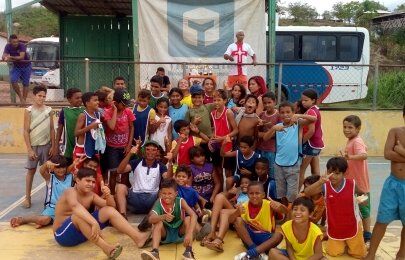 Futebol com as Crianças de Belo Monte do Pontal
