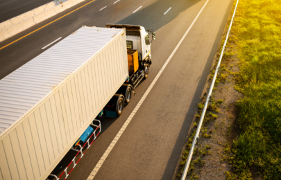 Transportadora de carga pesada: como escolher a melhor para seu projeto logístico